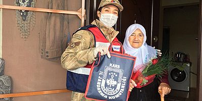 Jandarma, Şehit annelerinin ‘Anneler Günü’nü kutladı