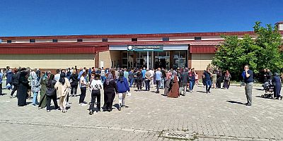 KARS'TA ÜNİVERSİTE SINAVI BAŞLADI